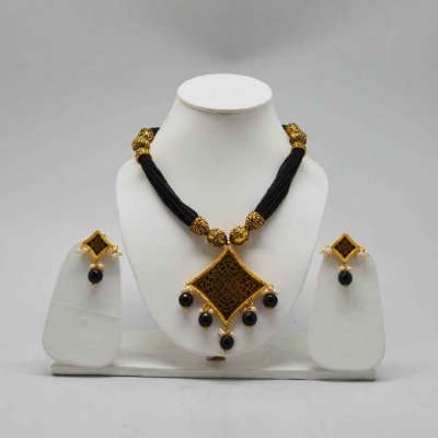 Brass and Metal Alloy Beaded Necklace Set/Pendent Set - No Nickel